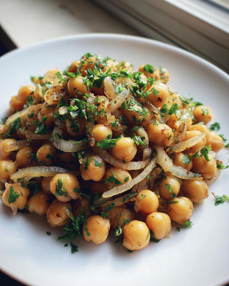Warm Chickpeas with Onion & Parsley - detail 2